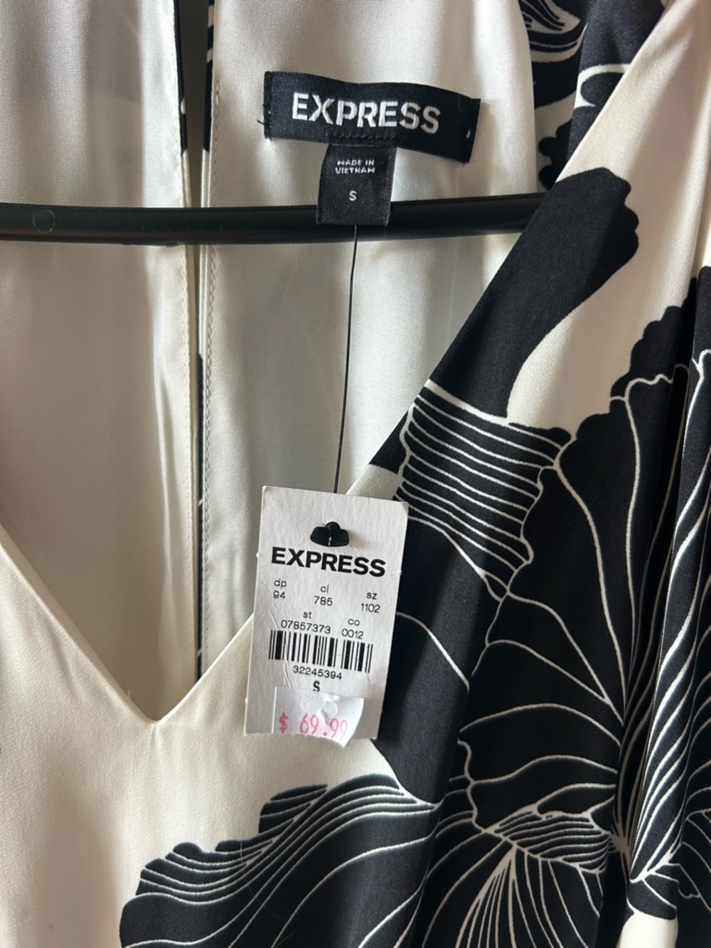 Express Black & White Floral Tiered Maxi Dress with V-Neck - Picture 4 of 7